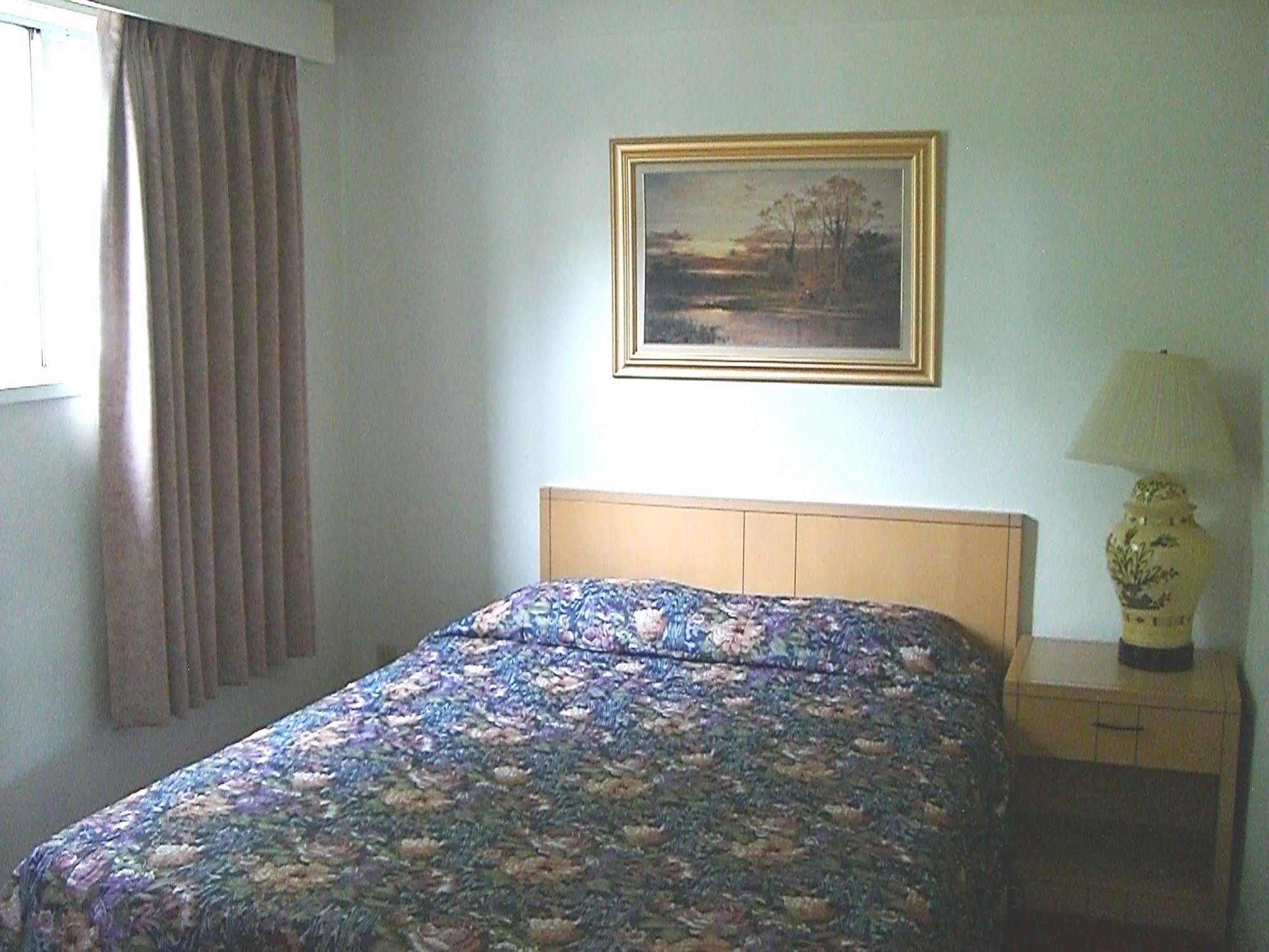 A-1 Alberni Inn Port Alberni Exteriör bild